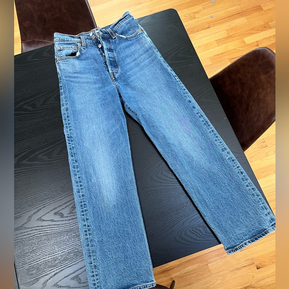 Levi’s ribcage straight jeans.